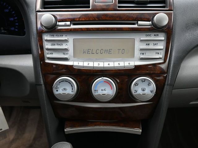 Used 2010 Toyota Camry LE image 25
