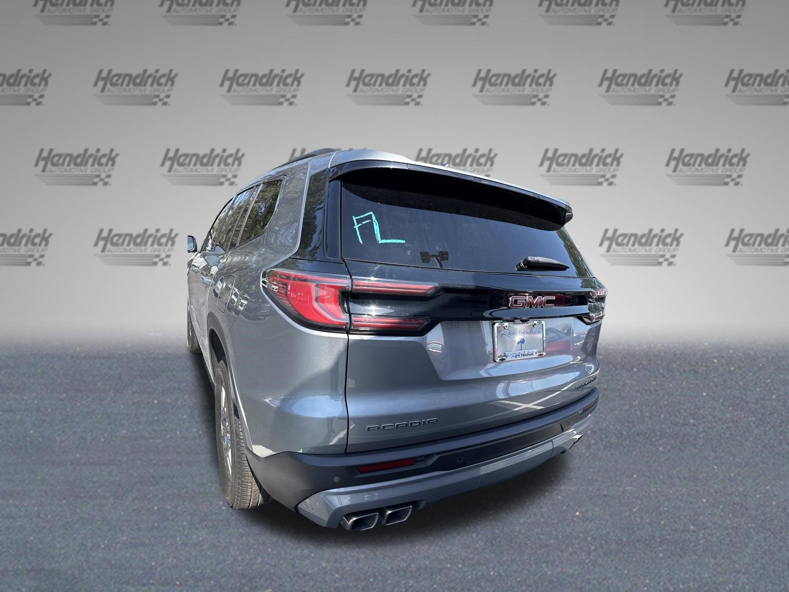 Used 2025 GMC Acadia Elevation image 17
