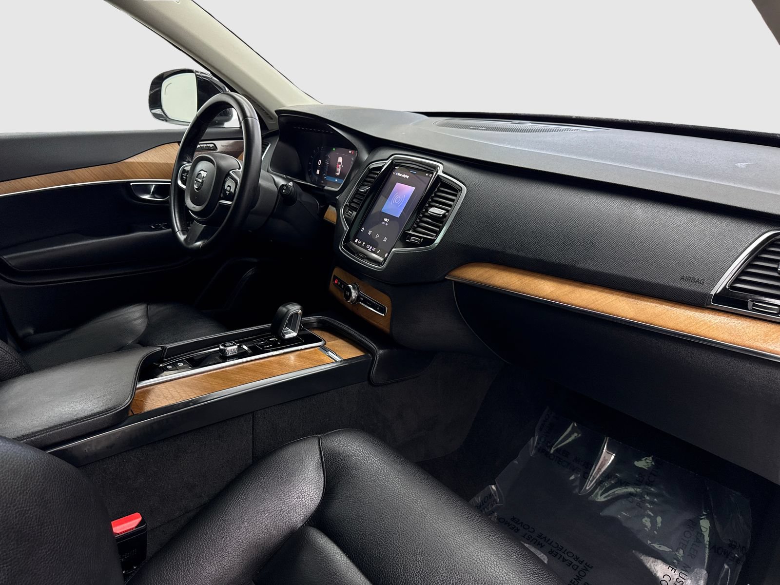 Used 2023 Volvo XC90 T8 Plus AWD/4WD image 44