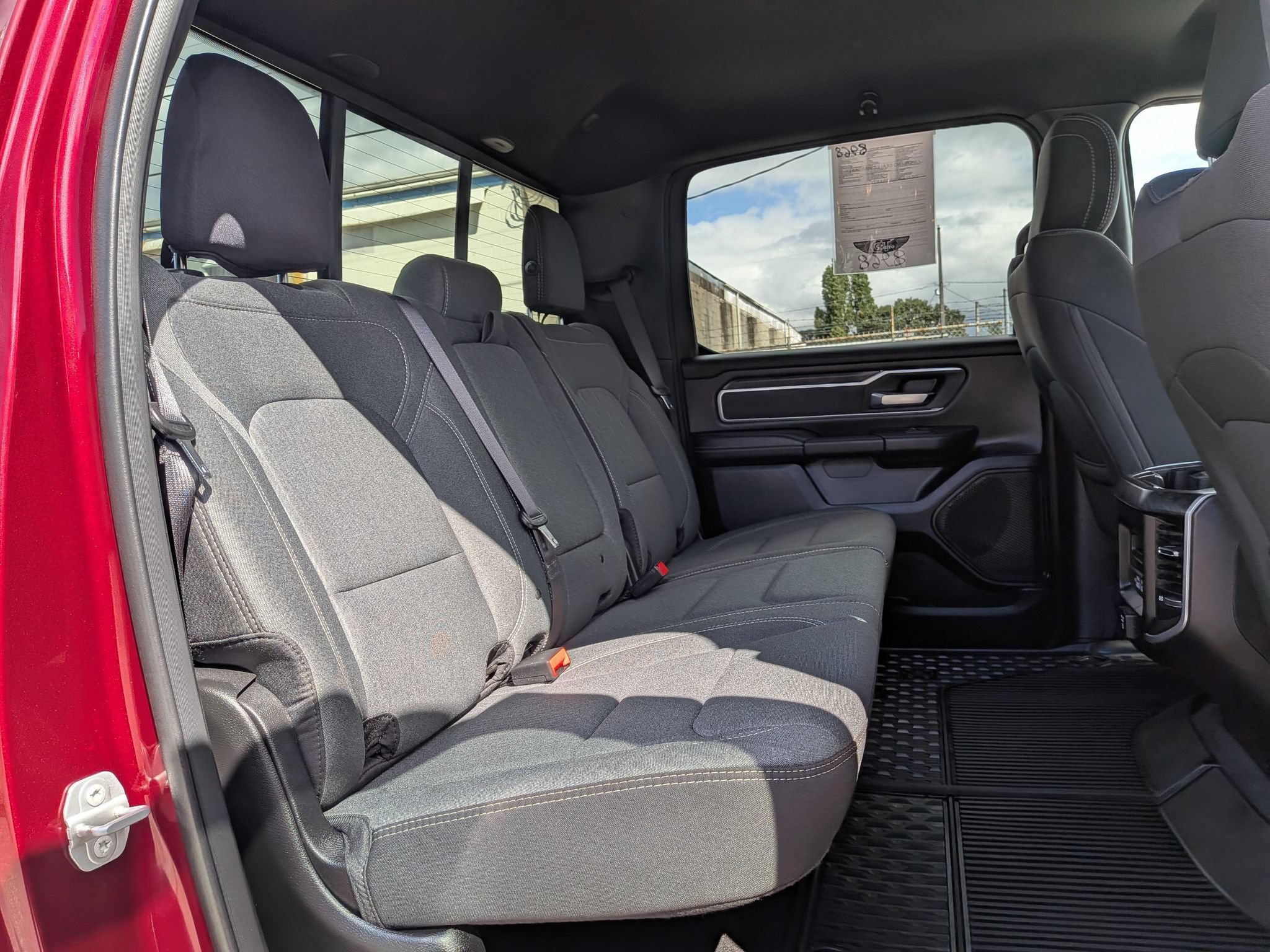 Used 2022 RAM 1500 Big Horn AWD/4WD image 9