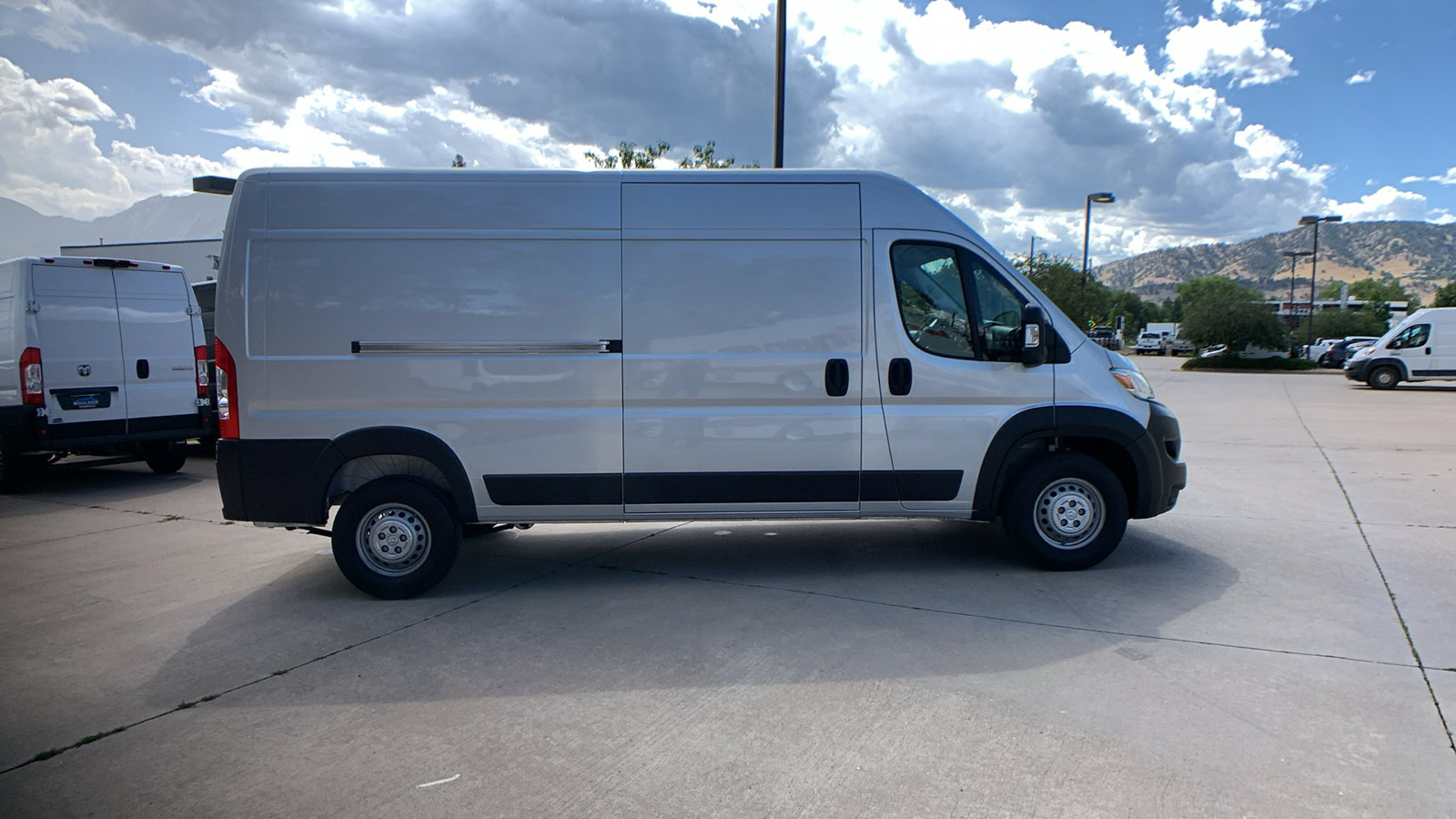Used 2024 RAM ProMaster 2500 w/ Convenience Group FWD image 6