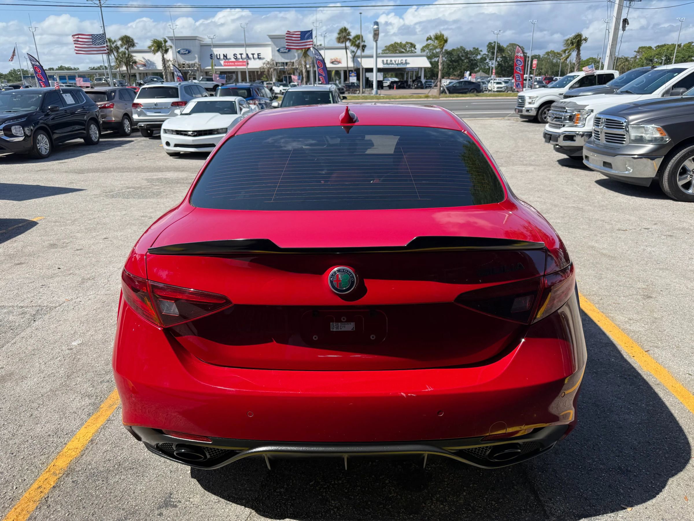 Used 2019 Alfa Romeo Giulia w/ Quick Order Package 22K Sport RWD image 5