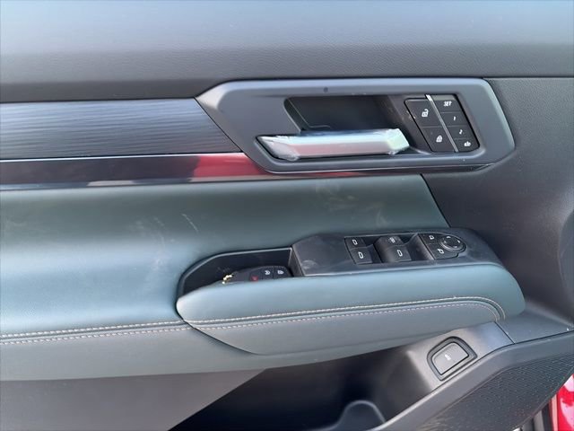 New 2026 GMC Terrain AT4 w/ Convenience Package III image 17