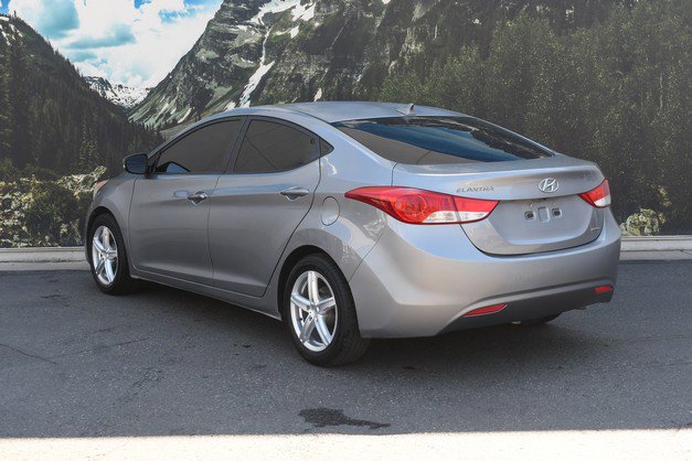 Used 2011 Hyundai Elantra Limited w/ Premium Pkg 5 FWD image 9