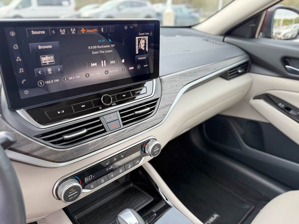 Used 2024 Nissan Altima 2.5 SL FWD image 26