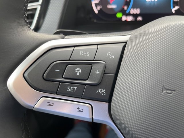 New 2026 Volkswagen Atlas Cross Sport SEL R-Line image 25