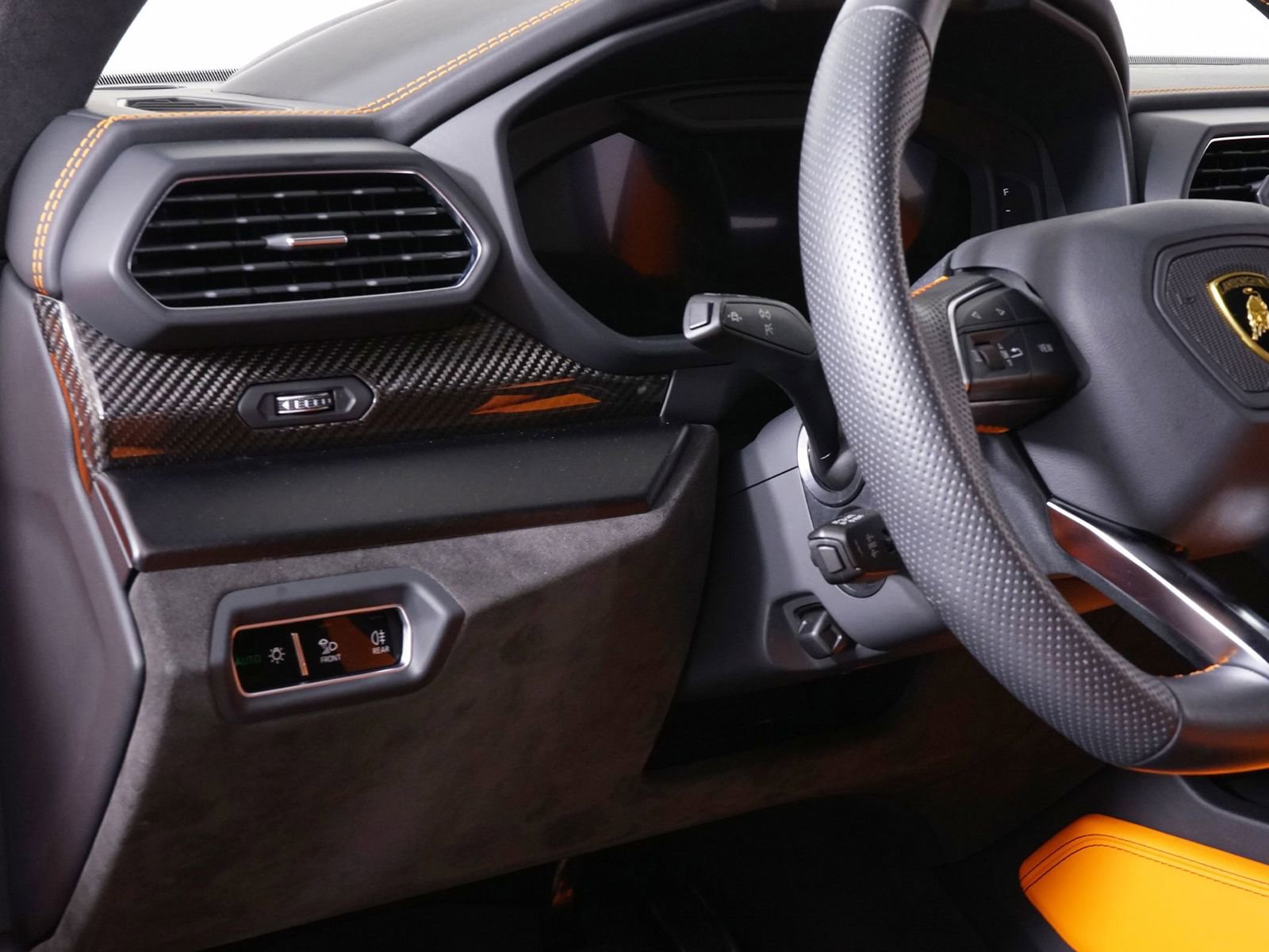 Used 2022 Lamborghini Urus image 35