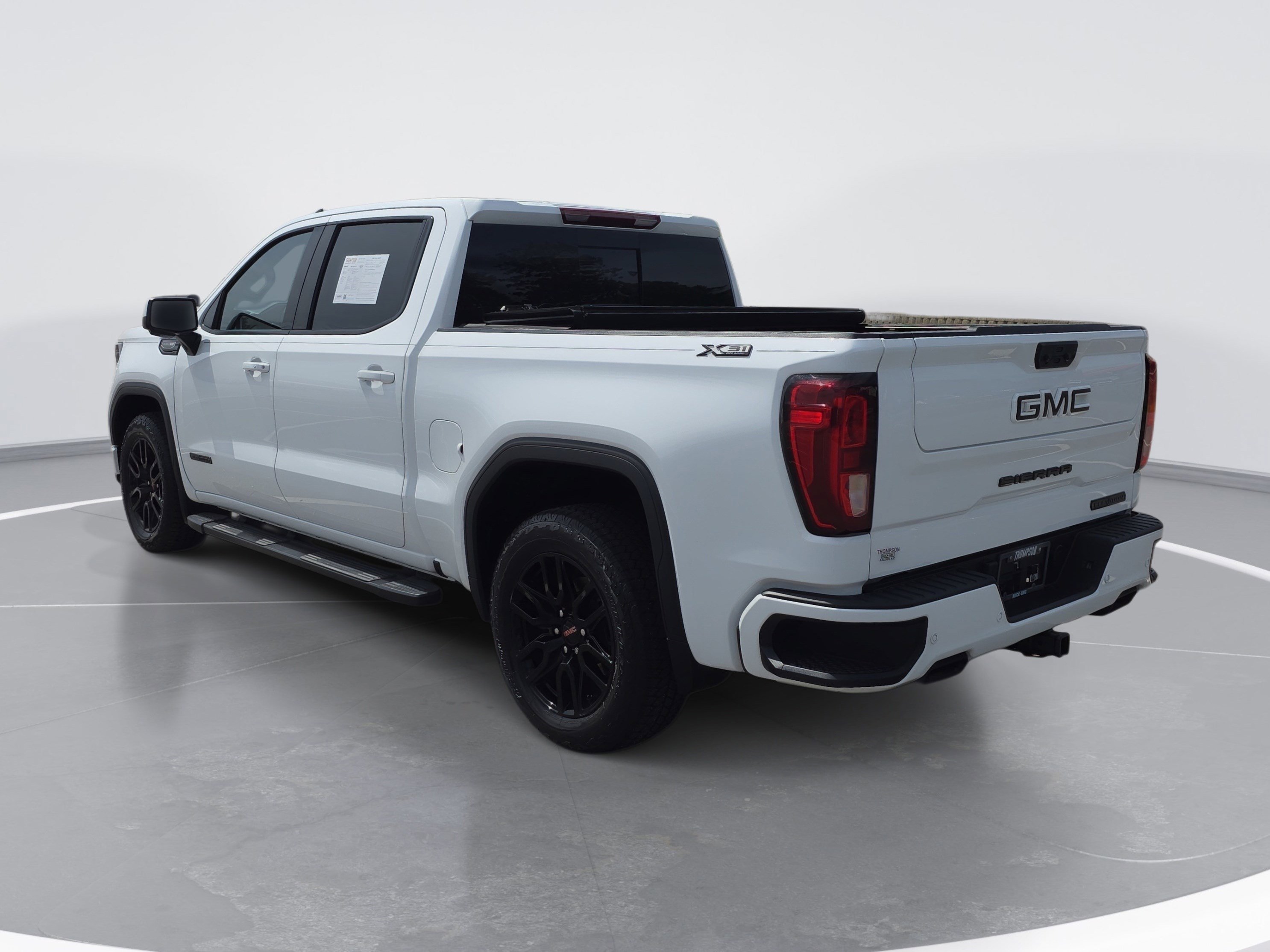 Used 2022 GMC Sierra 1500 Elevation w/ Elevation Premium Package AWD/4WD image 5