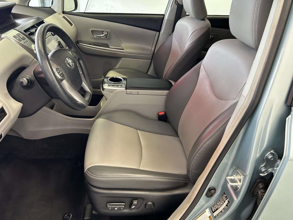Used 2016 Toyota Prius V Four FWD image 16