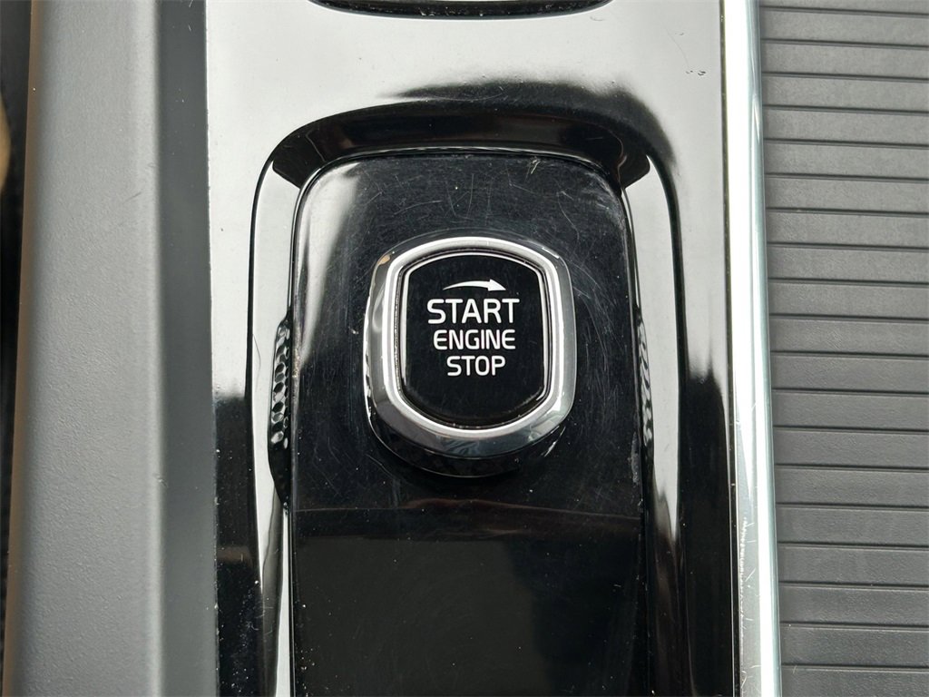 Used 2024 Volvo S60 B5 Core image 28