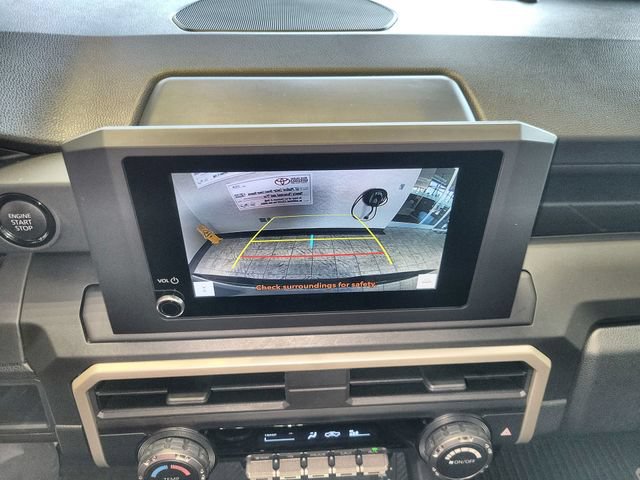 Used 2025 Toyota Tacoma SR AWD/4WD image 17