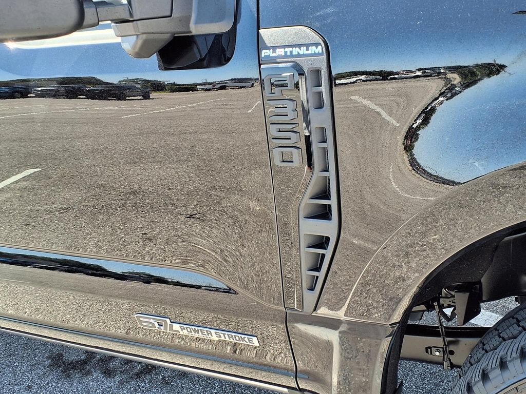 Used 2025 Ford F350 Platinum w/ FX4 Off-Road Package AWD/4WD image 11
