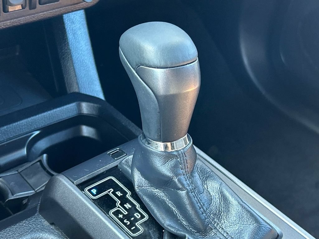 Used 2018 Toyota Tacoma TRD Sport AWD/4WD image 28