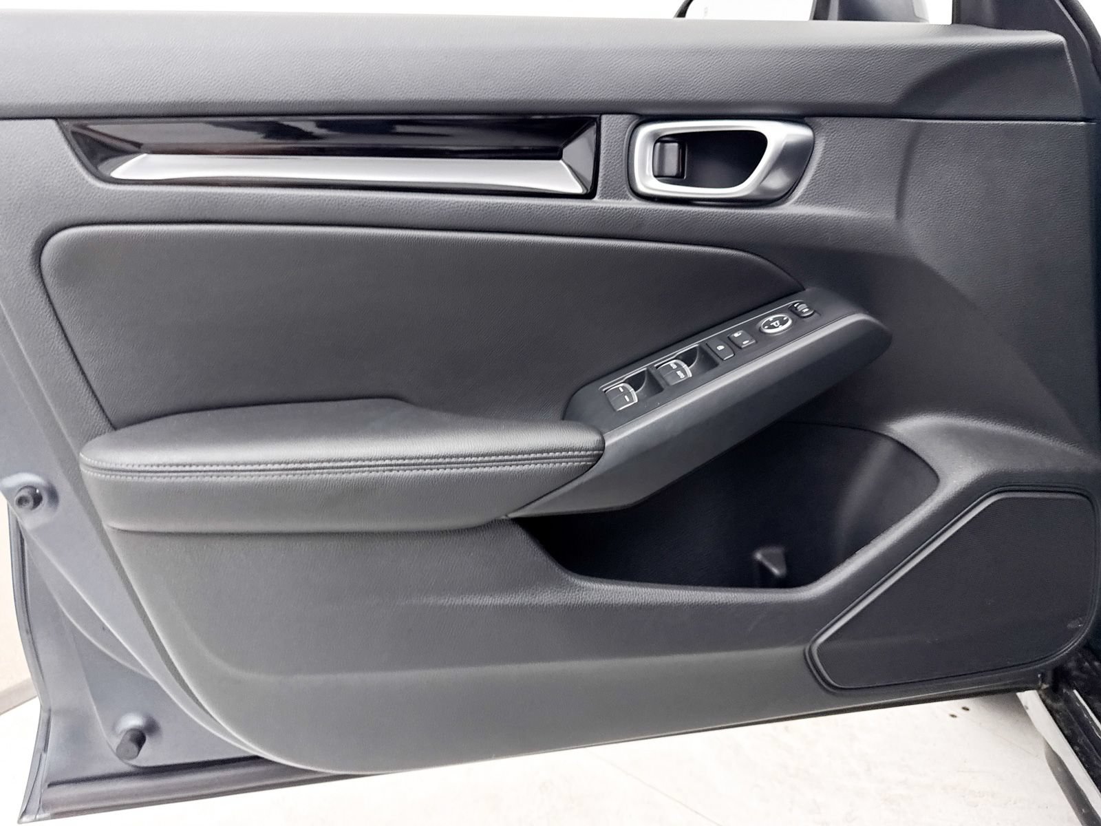 Used 2024 Honda Civic EX-L image 27