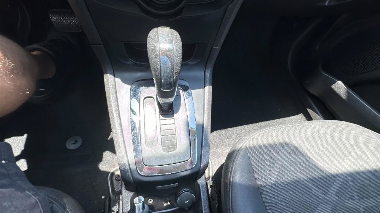 Used 2012 Ford Fiesta SE FWD image 38