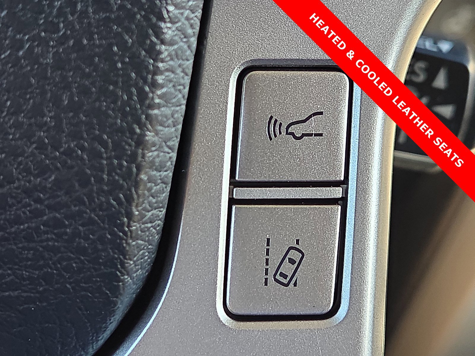 Used 2023 Toyota 4Runner Limited image 22