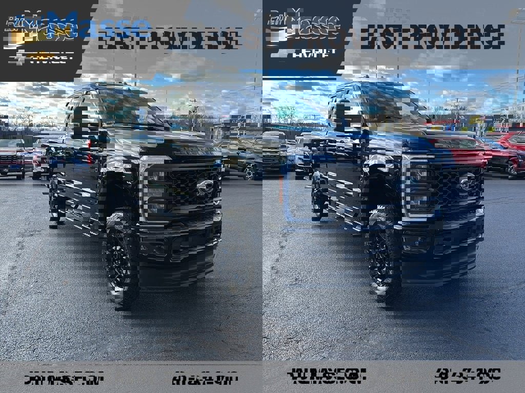 Used 2024 Ford F350 XLT w/ XLT Premium Package image 3