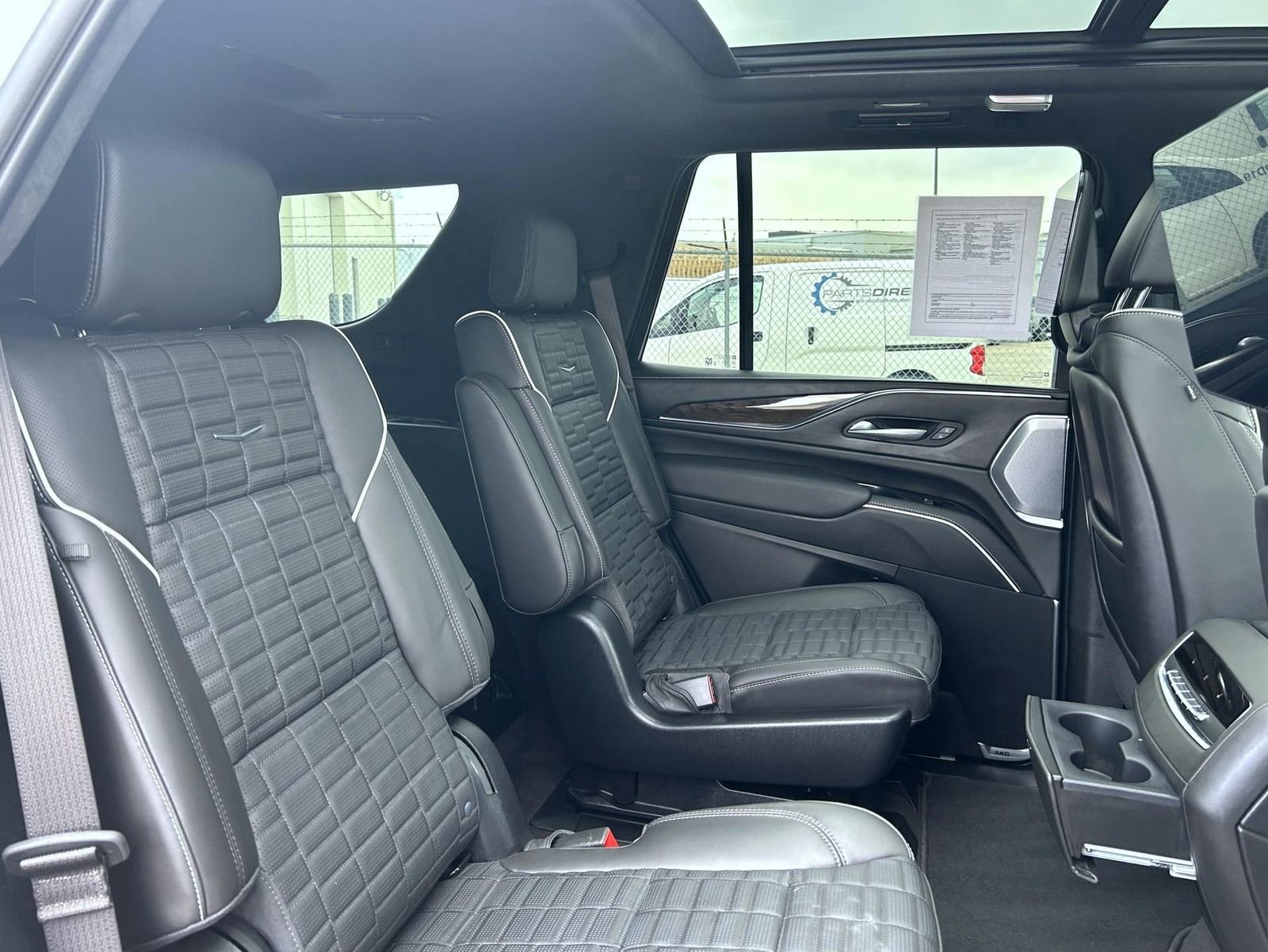 Certified 2024 Cadillac Escalade Sport Platinum w/ LPO, ONYX Package AWD/4WD image 20
