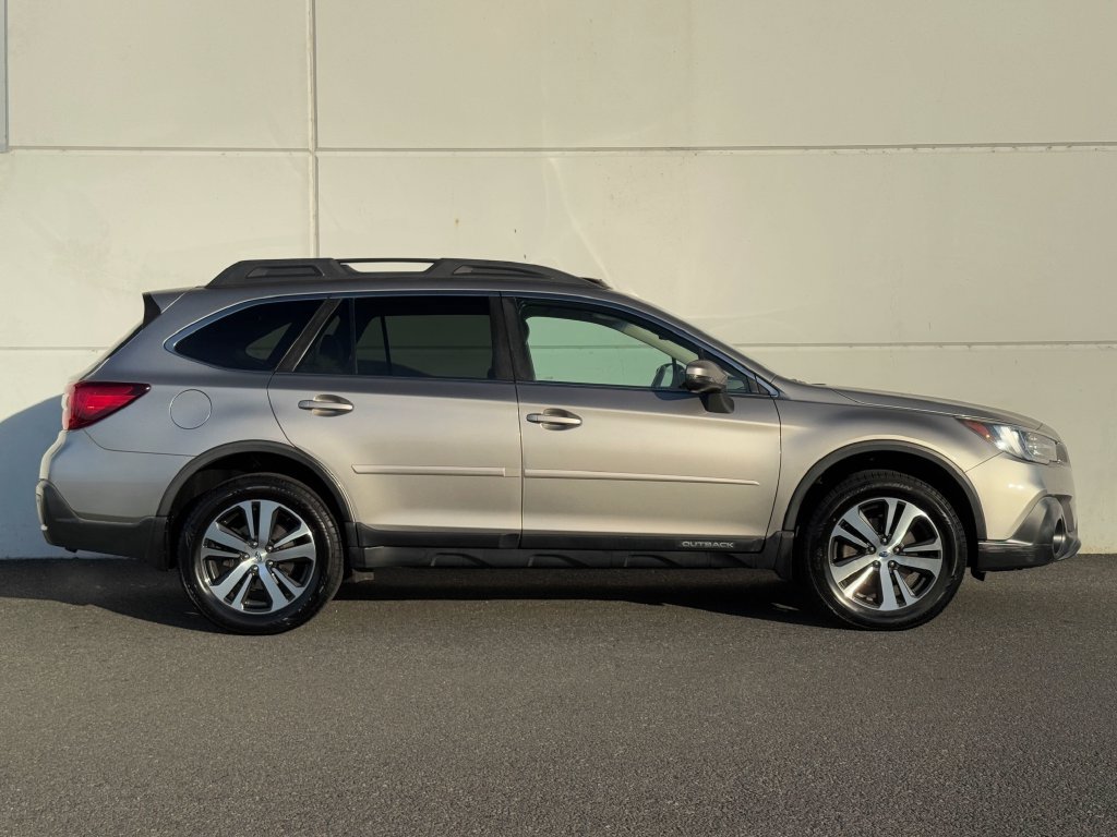 Used 2018 Subaru Outback 3.6R Limited AWD/4WD image 8