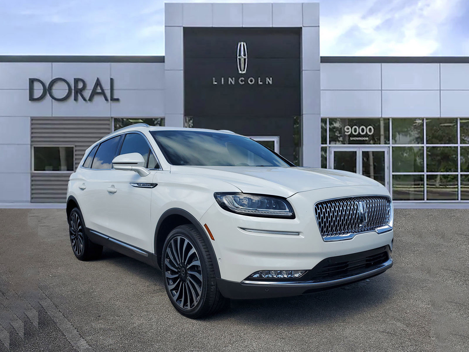 Certified 2023 Lincoln Nautilus Black Label image 1