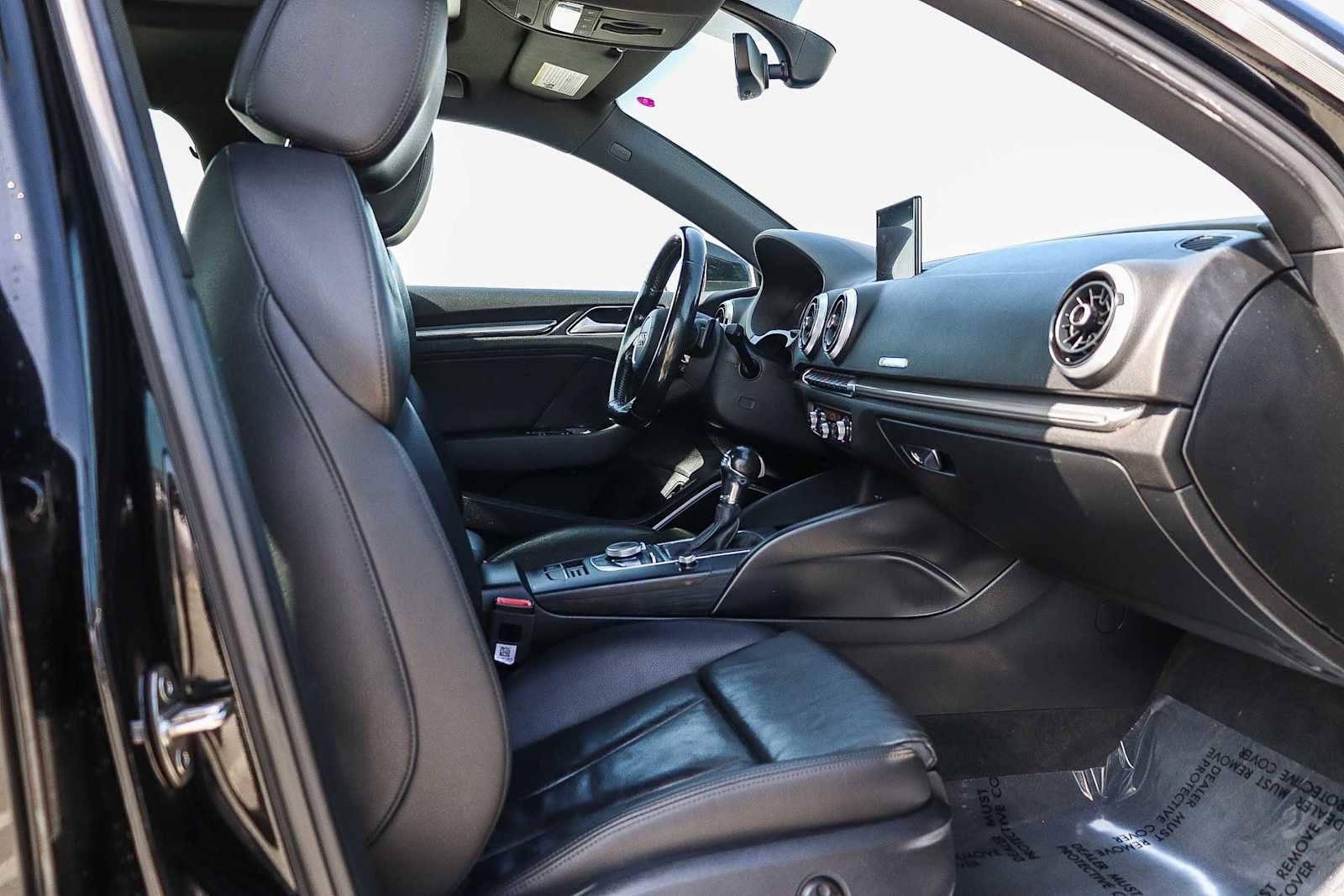 Used 2017 Audi A3 e-tron Premium Plus w/ Premium Plus Package image 17