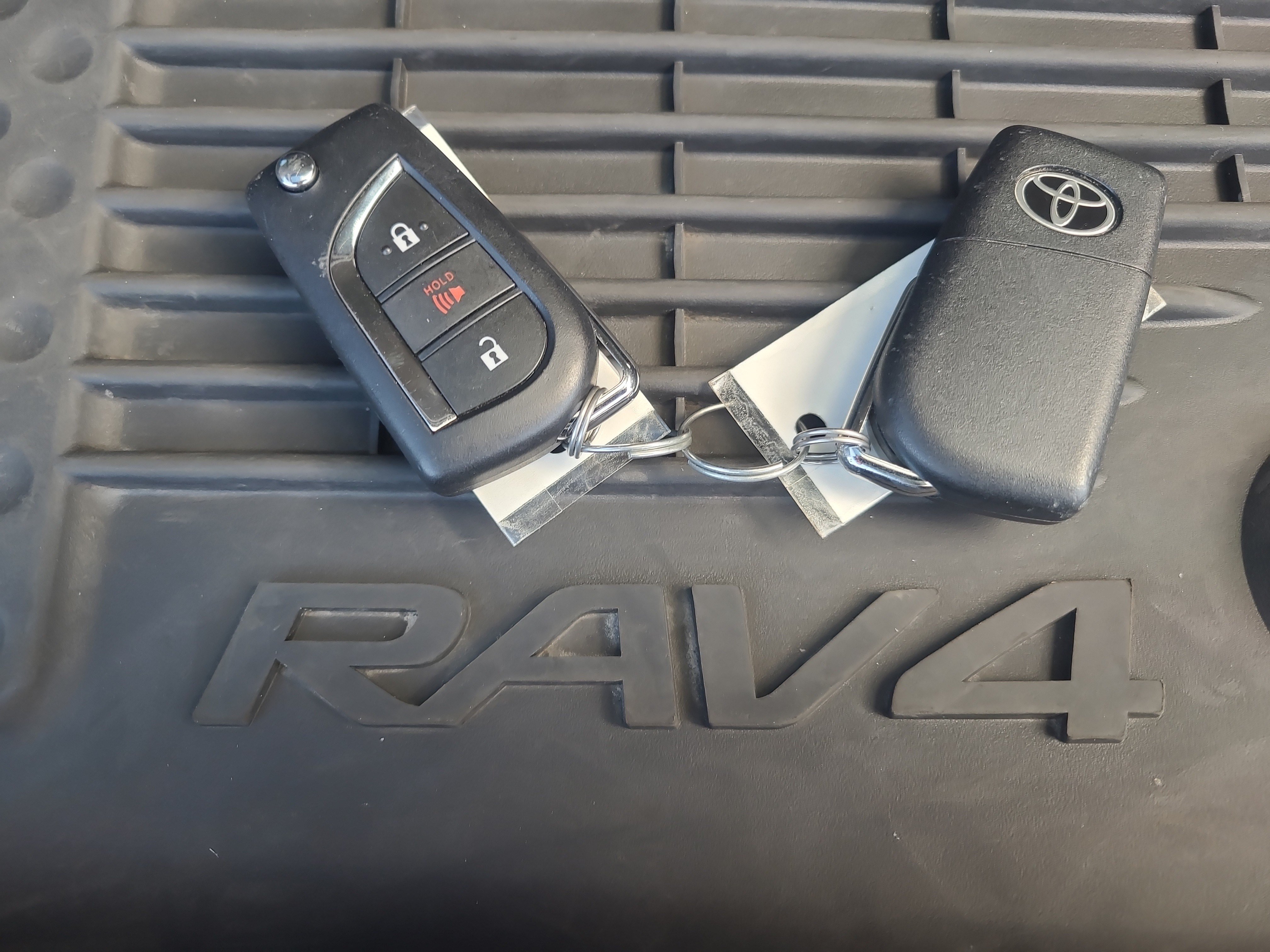 Certified 2025 Toyota RAV4 LE AWD/4WD image 30
