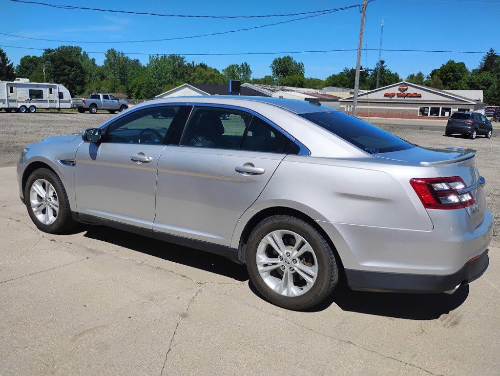 Used 2014 Ford Taurus SEL w/ Equipment Group 201A FWD image 2
