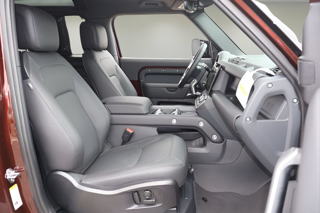 New 2026 Land Rover Defender 90 X-Dynamic SE AWD/4WD image 13