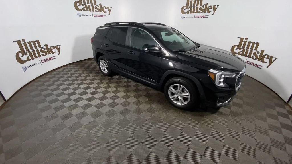 Certified 2024 GMC Terrain SLE w/ Driver Convenience Package AWD/4WD image 2