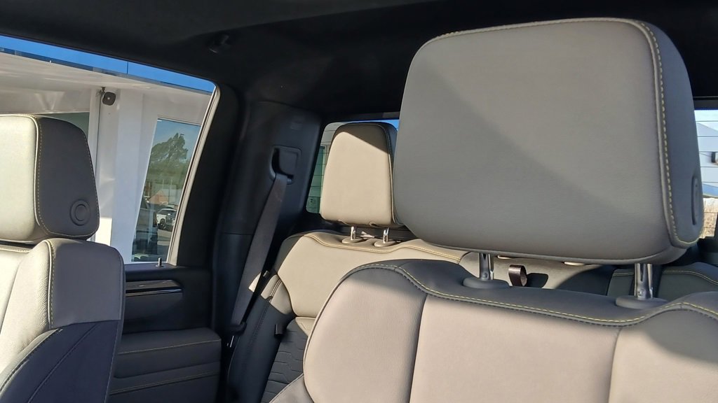 Used 2025 Chevrolet Silverado 2500 ZR2 w/ Technology Package image 10