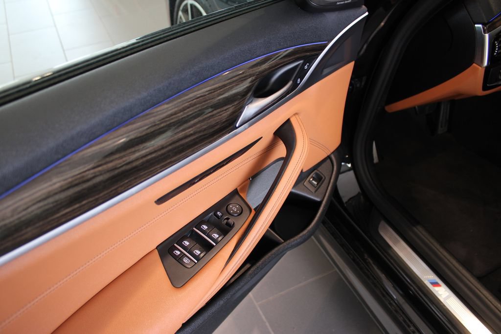 Used 2021 BMW 530i w/ M Sport Package RWD image 27
