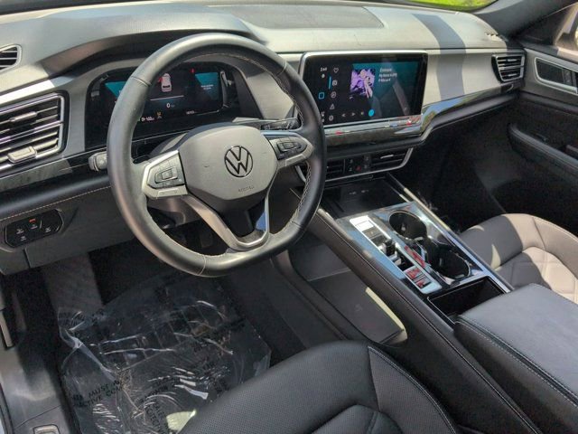 Used 2025 Volkswagen Atlas Cross Sport SE FWD image 15