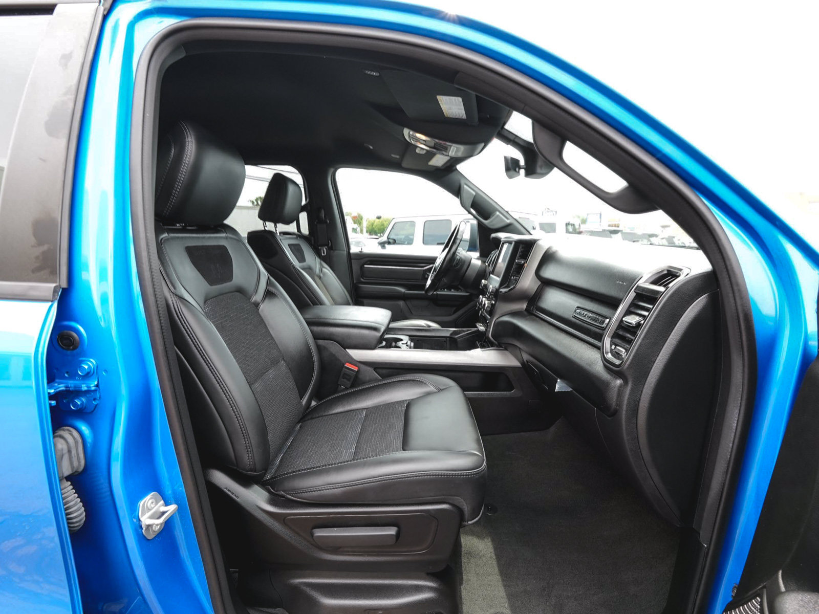 Used 2023 RAM 1500 Big Horn AWD/4WD image 38