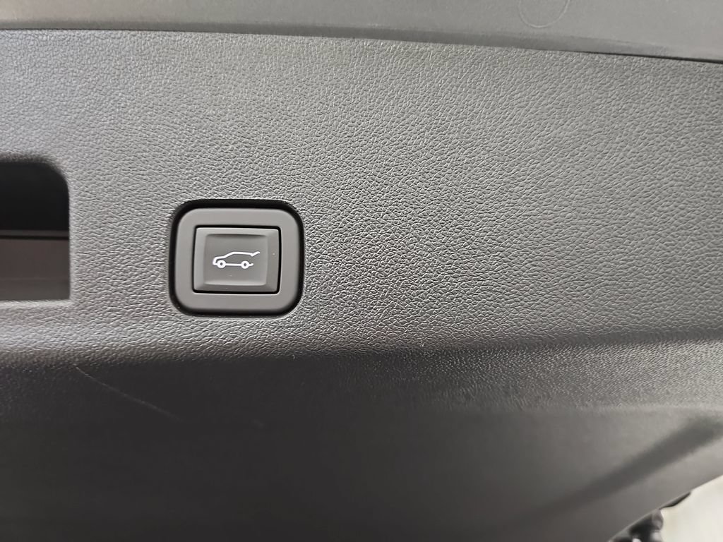 New 2027 GMC Acadia Denali w/ LPO, Floor Liner Package AWD/4WD image 15
