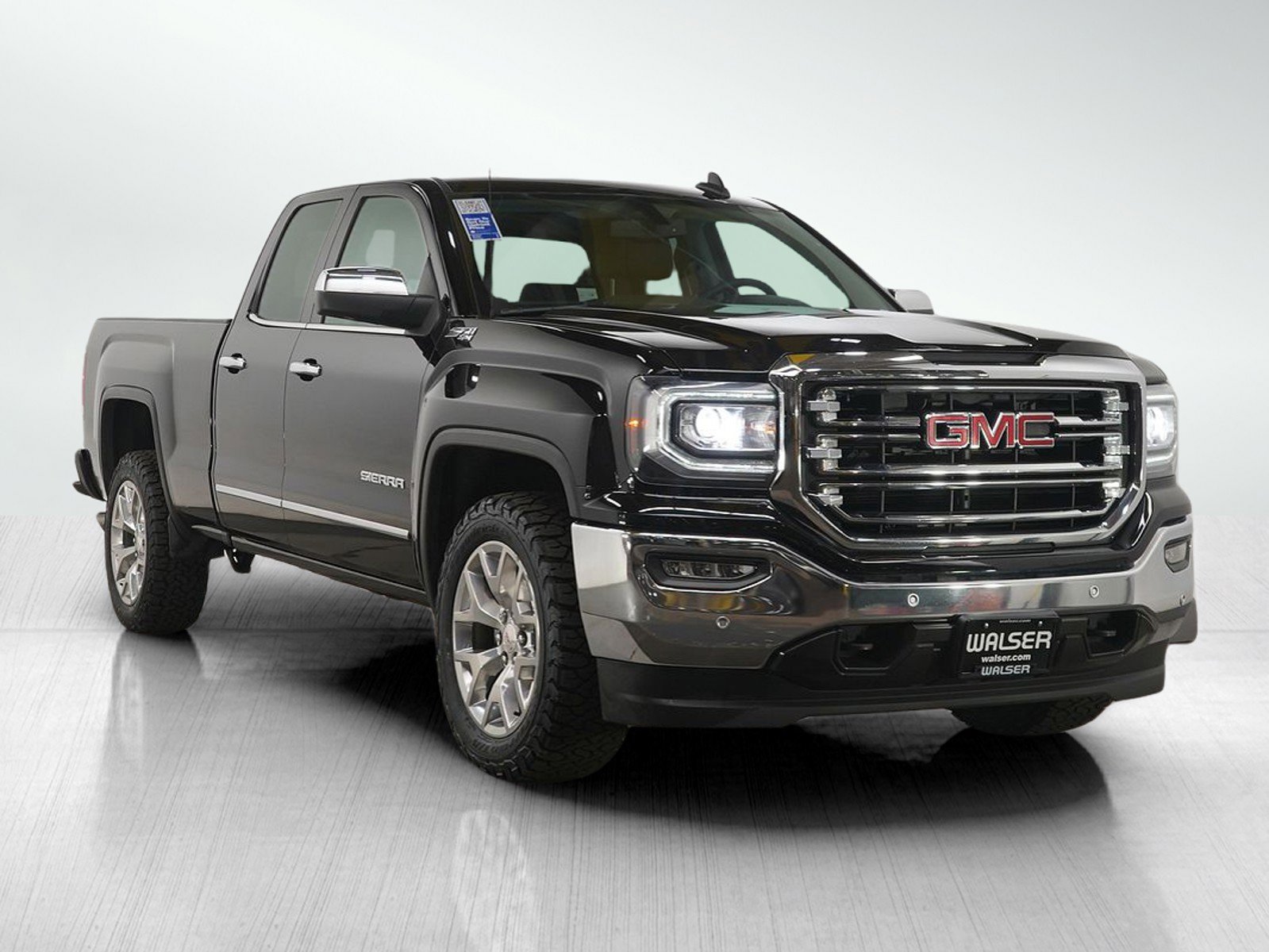 Used 2018 GMC Sierra 1500 SLT w/ SLT Premium Package image 7