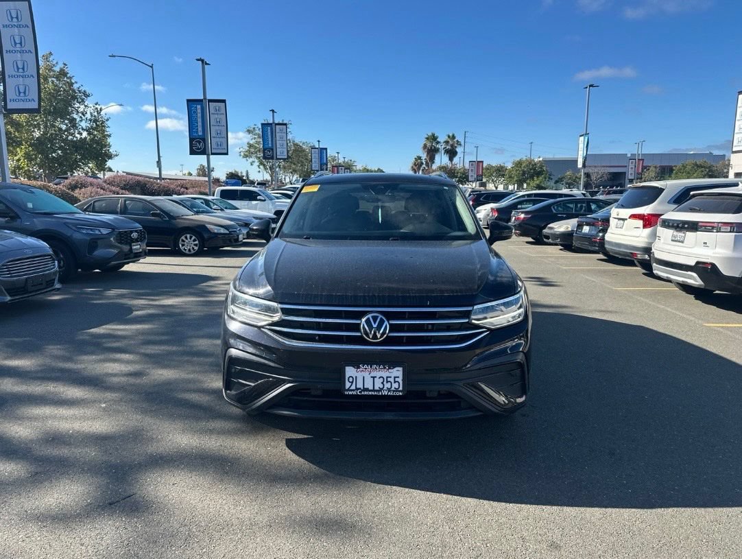 Used 2022 Volkswagen Tiguan SE FWD image 1