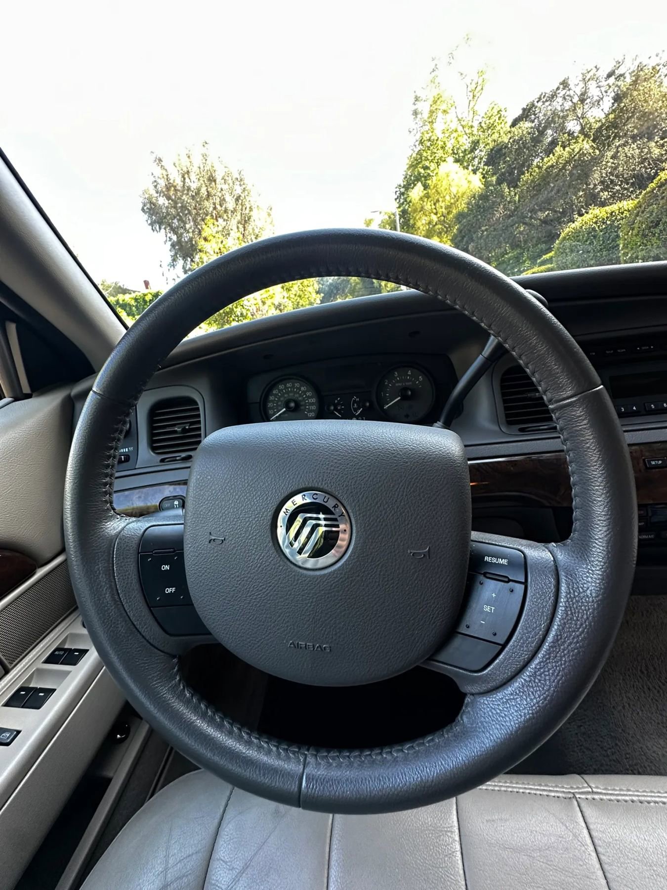 Used 2010 Mercury Grand Marquis LS RWD image 36