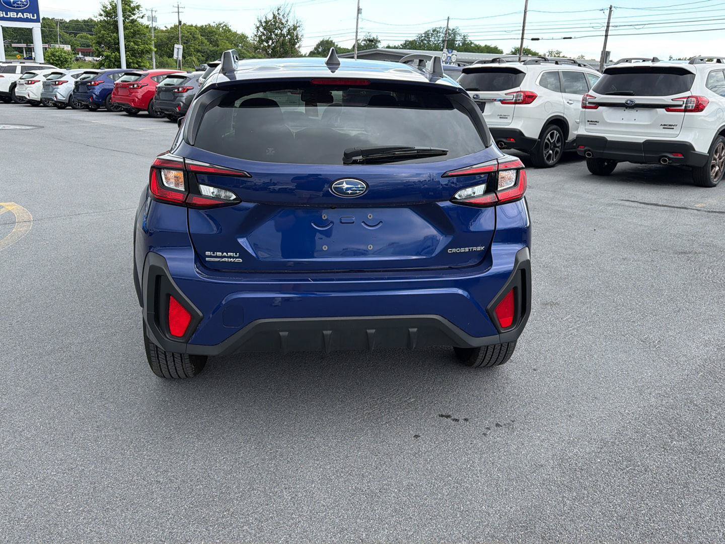 Used 2025 Subaru Crosstrek 2.5i Premium AWD/4WD image 4