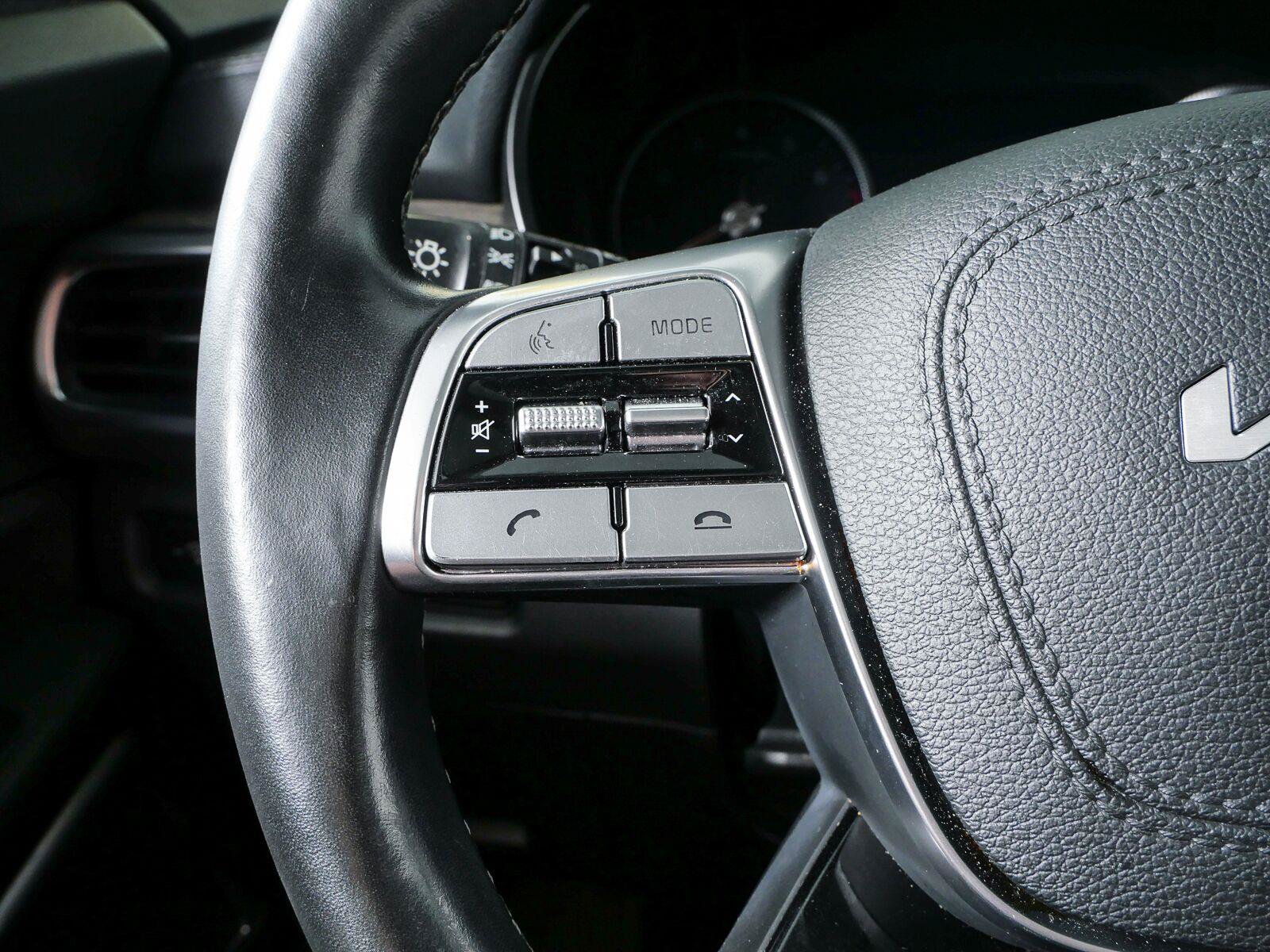 Used 2022 Kia Telluride SX w/ Nightfall Edition Package AWD/4WD image 12