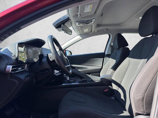 Used 2025 Hyundai Elantra SEL image 10