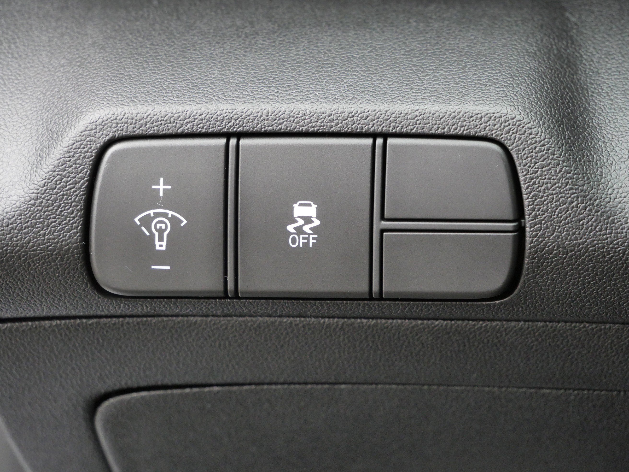 Used 2025 Hyundai Elantra Sport image 21