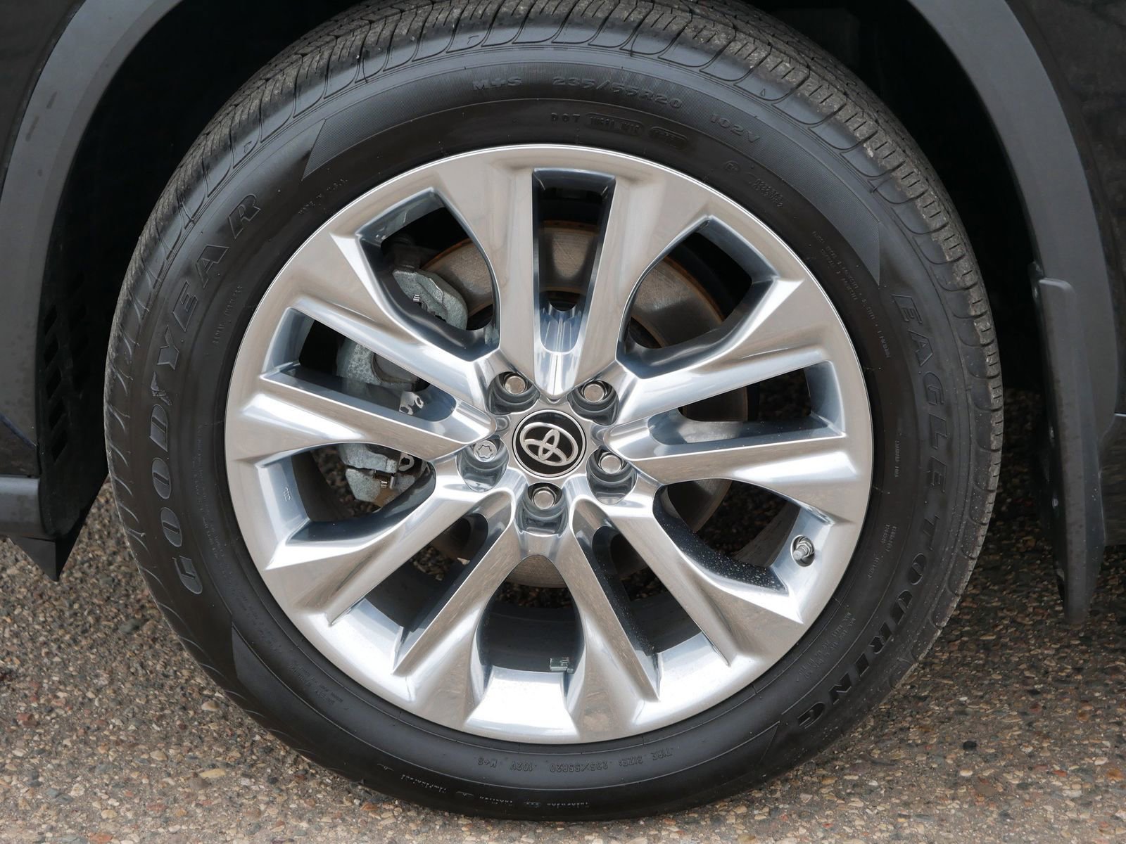 Used 2024 Toyota Highlander Limited image 11