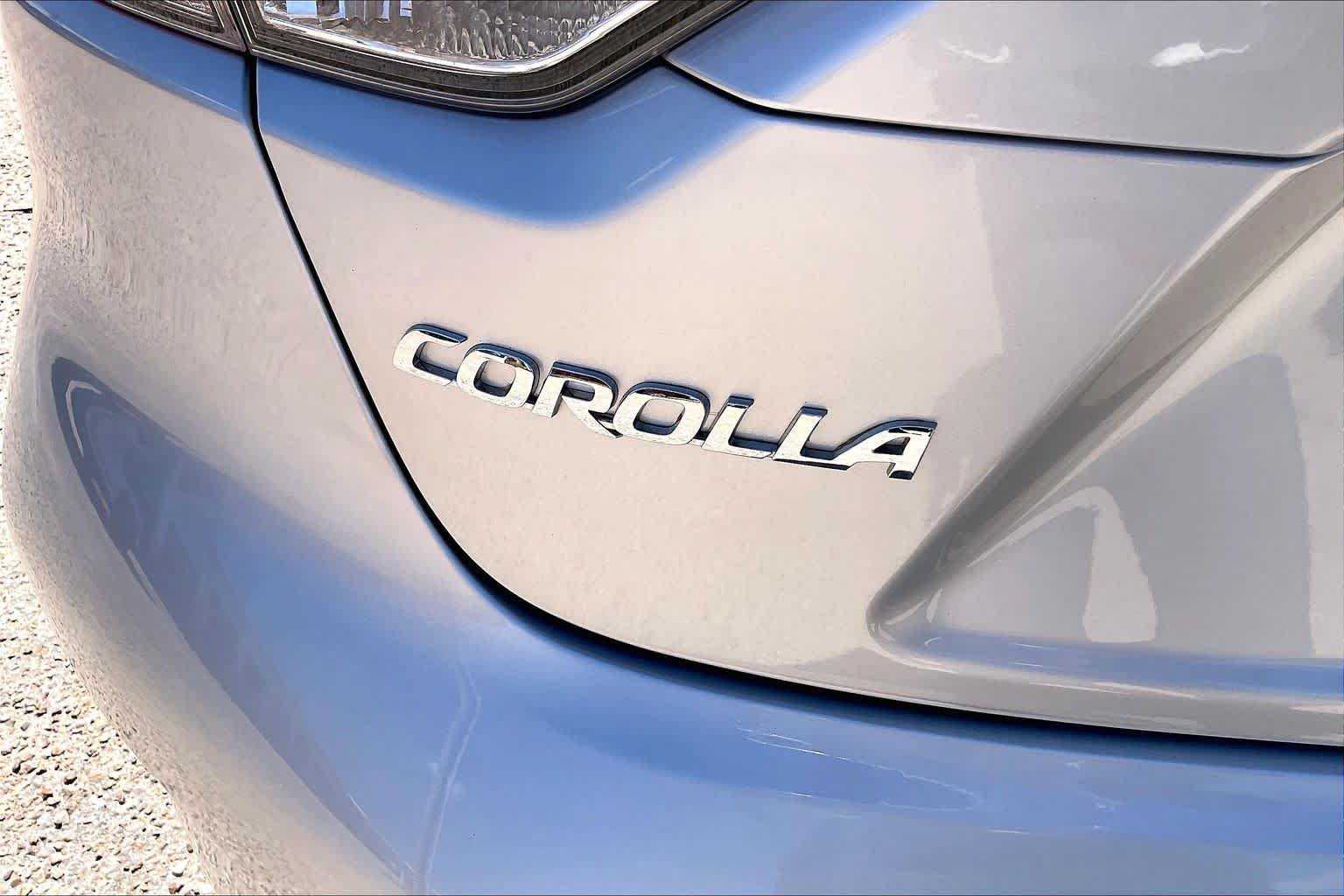 Used 2025 Toyota Corolla LE FWD image 10