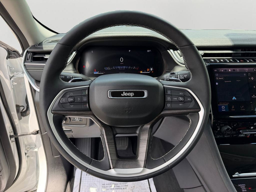 Used 2023 Jeep Grand Cherokee Limited AWD/4WD image 19