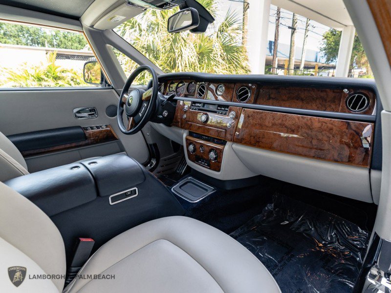 Used 2010 Rolls-Royce Phantom Coupe RWD image 32