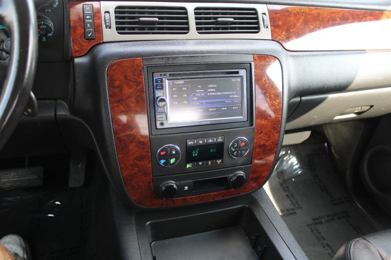 Used 2009 Chevrolet Silverado 1500 LTZ w/ LTZ Plus Package AWD/4WD image 19