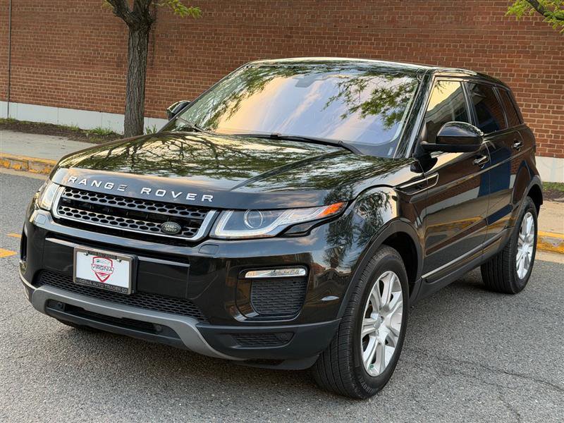 Used 2018 Land Rover Range Rover Evoque SE AWD/4WD image 2
