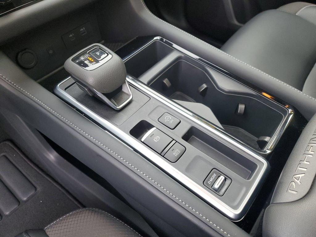 Certified 2025 Nissan Pathfinder SL w/ SL Premium Package FWD image 36