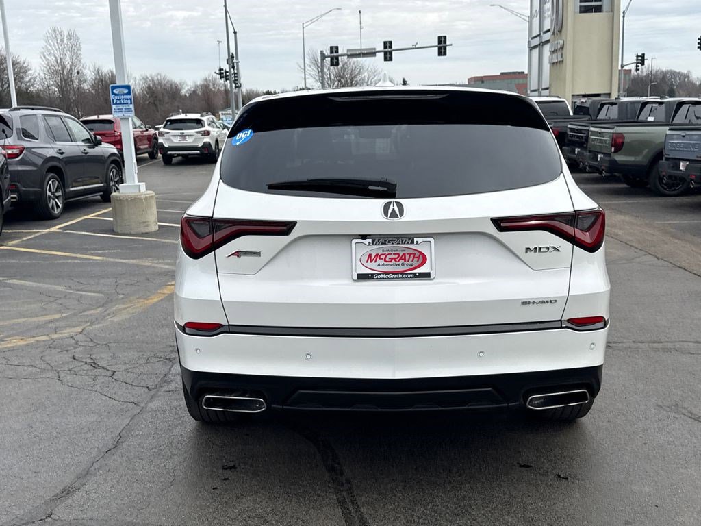 Used 2023 Acura MDX A-Spec image 10