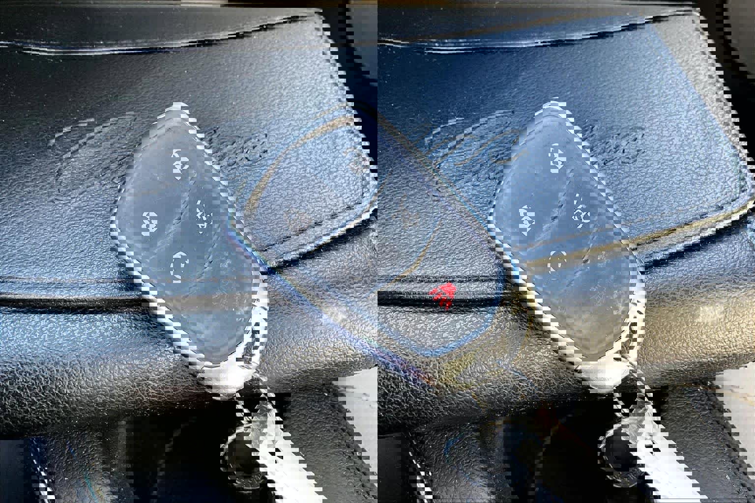 Used 2023 Cadillac XT4 Luxury w/ Cold Weather Package image 15